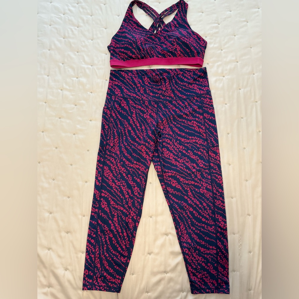 ID IDEOLOGY Animal Print 7/8 Leggings and Sports Bra Set Size XL (Navy/Pink)